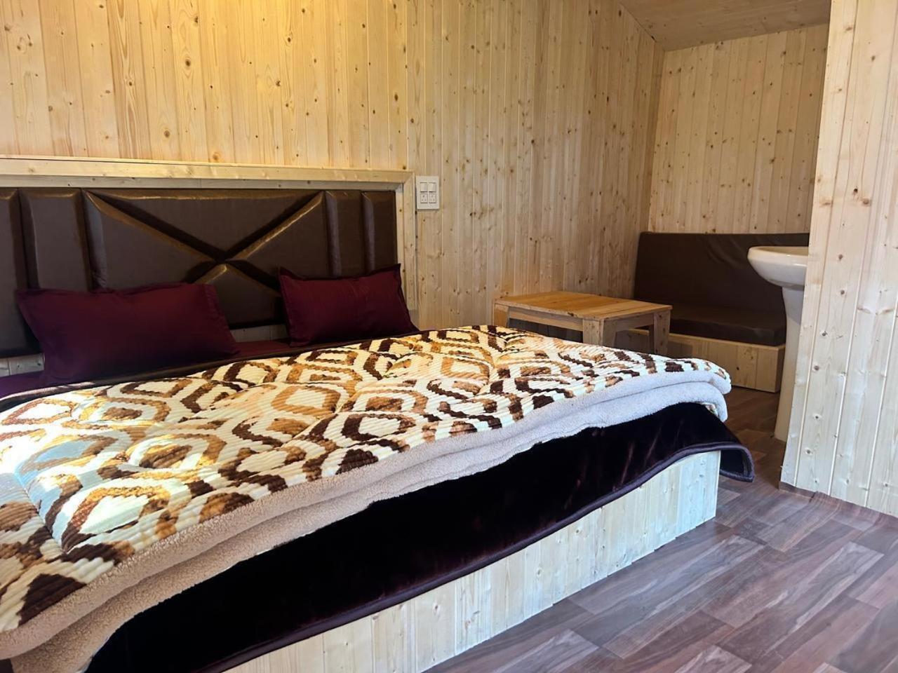 Hotel Lord Shiva Dimension Tosh Exterior foto