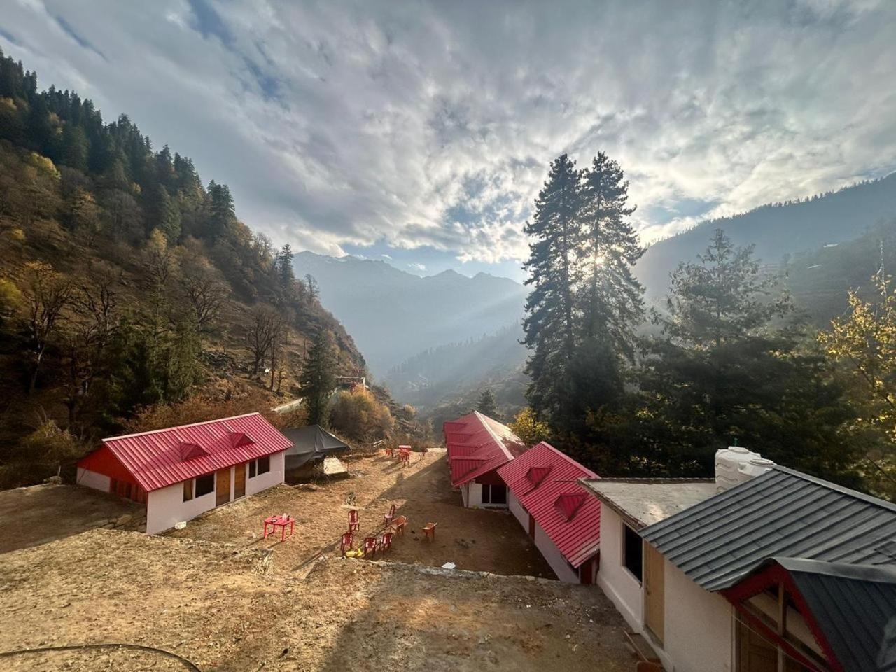 Hotel Lord Shiva Dimension Tosh Exterior foto