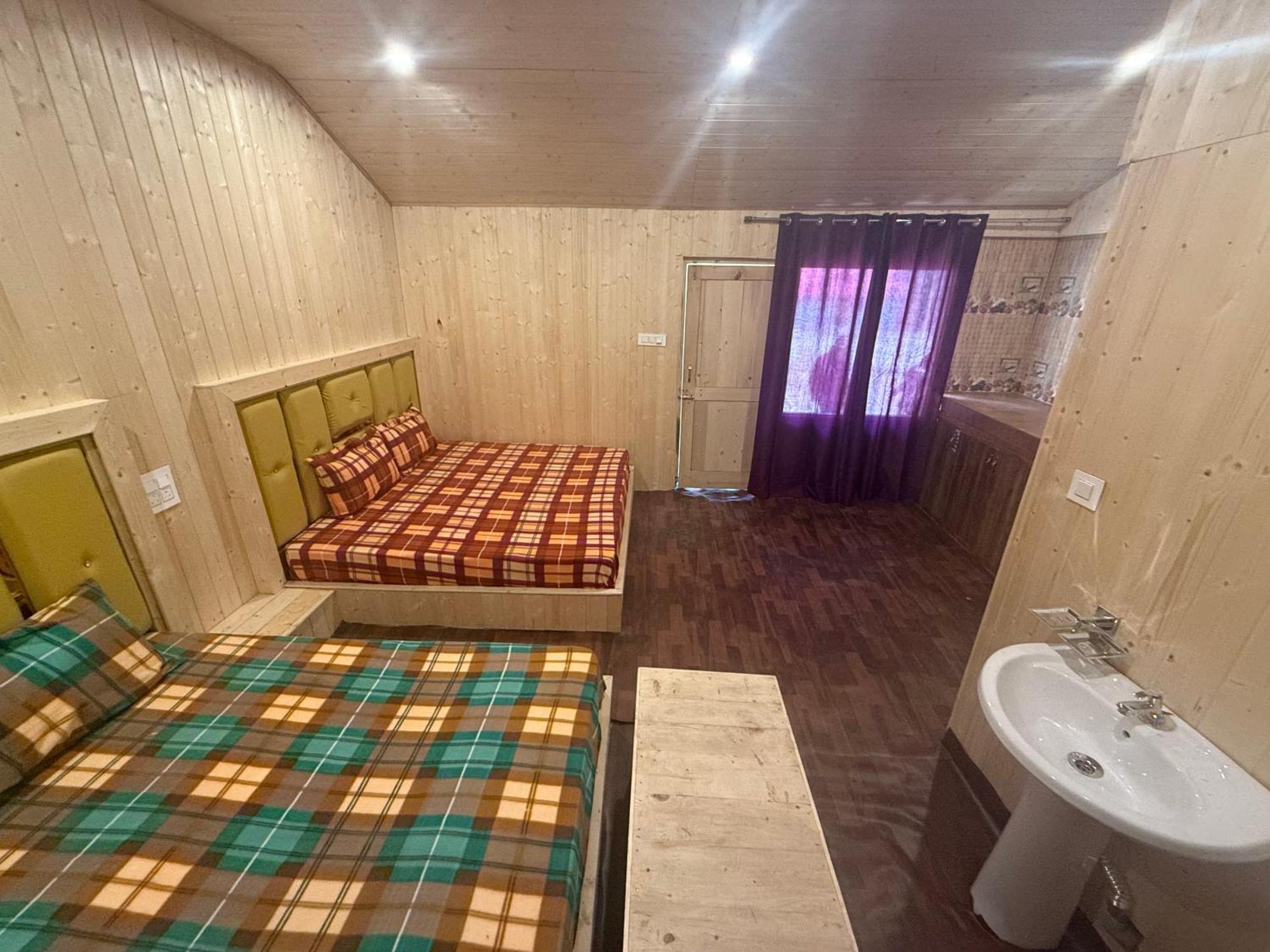 Hotel Lord Shiva Dimension Tosh Exterior foto