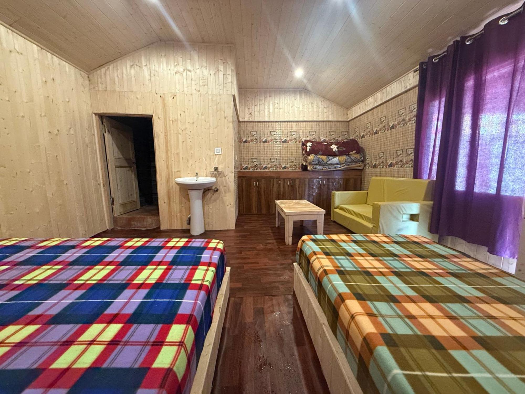 Hotel Lord Shiva Dimension Tosh Exterior foto